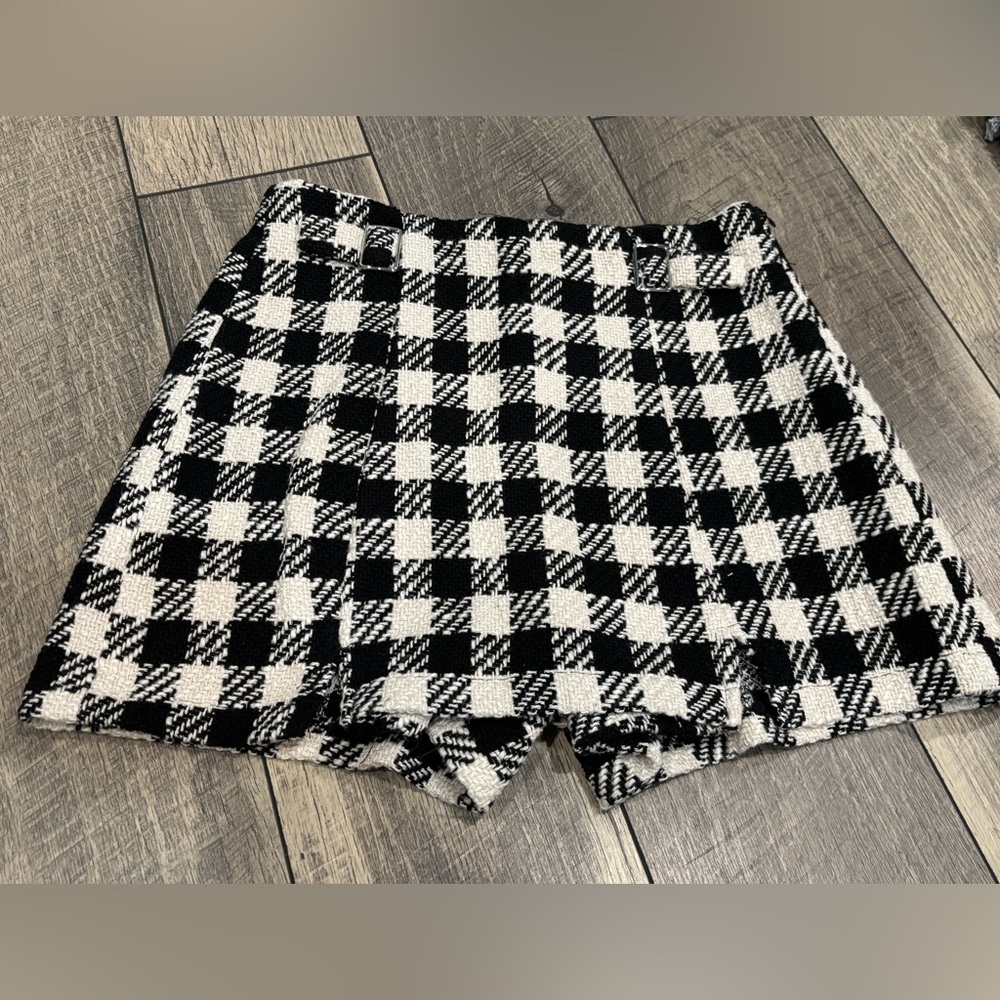 Zara Kids Black and White Checkered Shorts Size 13-14